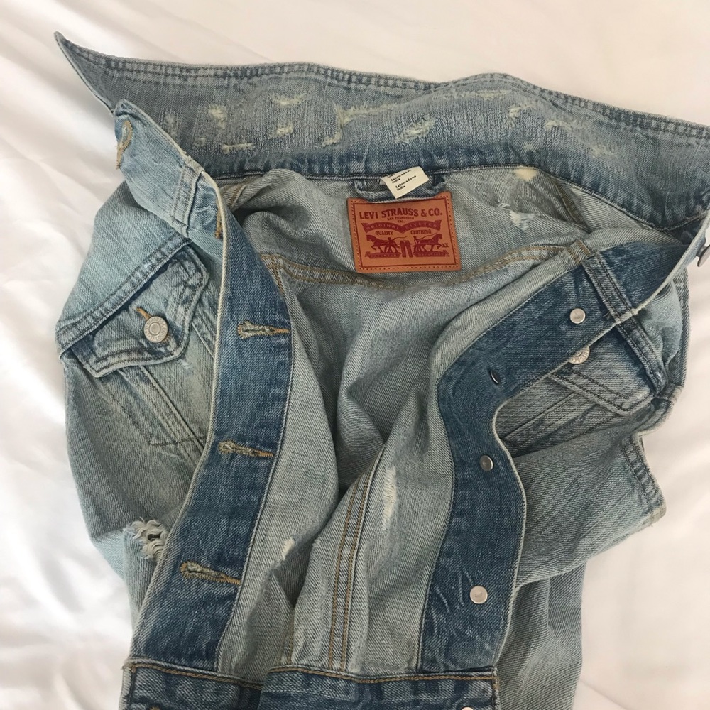 Levi’s distress Jean Vest